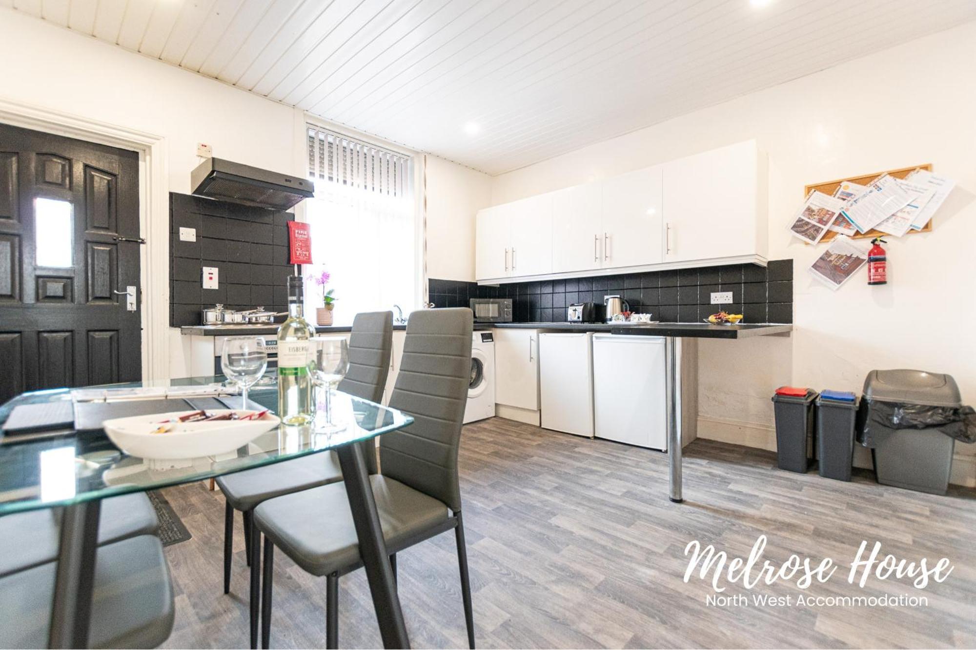 Manchester Work Stays 2Br Home With Parking & Wifi Extérieur photo