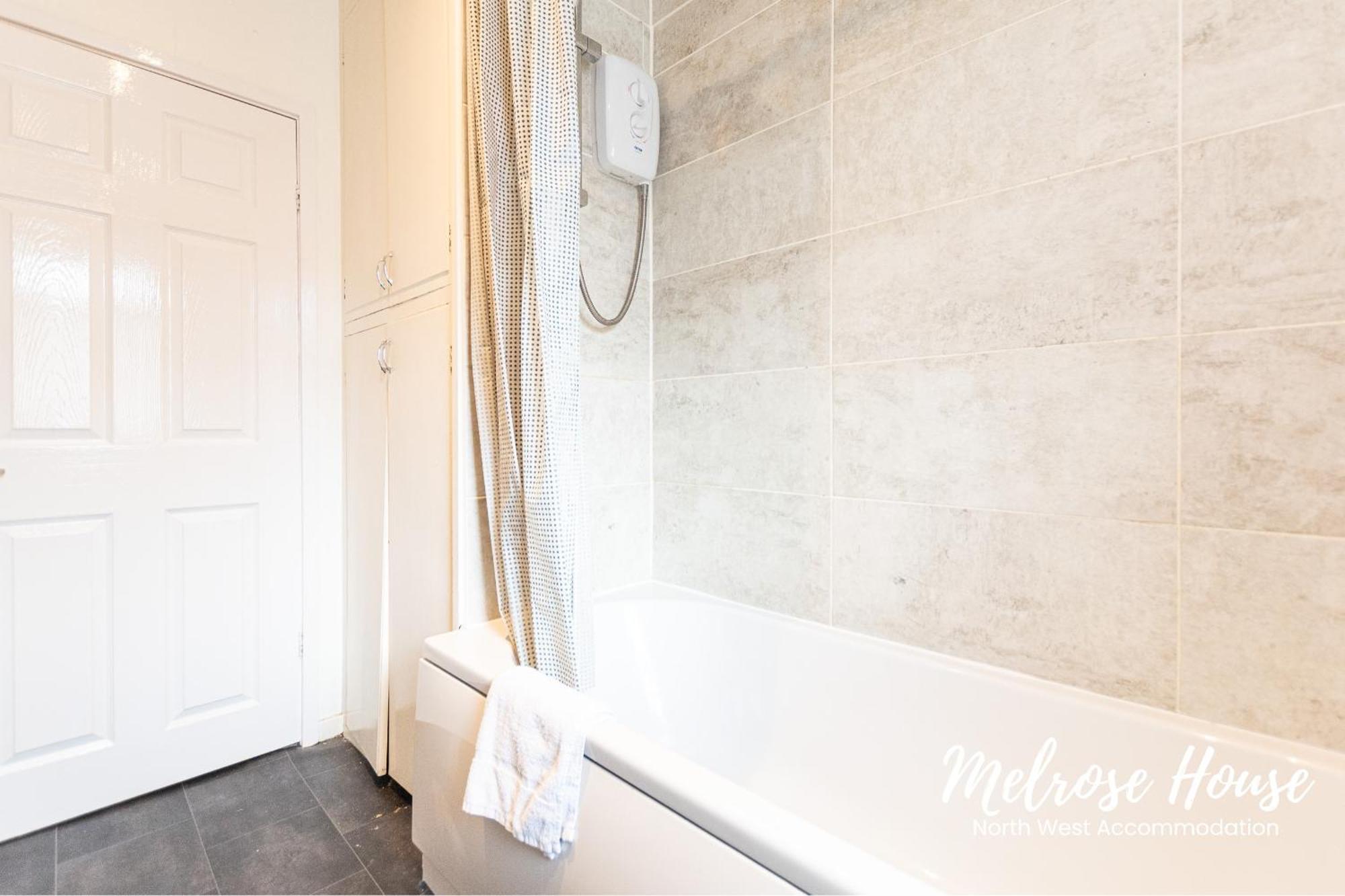 Manchester Work Stays 2Br Home With Parking & Wifi Extérieur photo