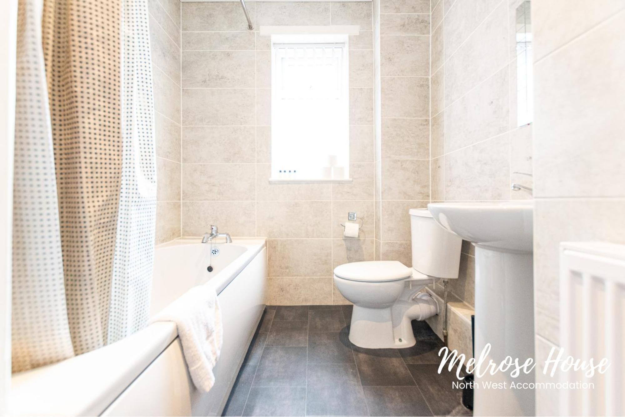 Manchester Work Stays 2Br Home With Parking & Wifi Extérieur photo
