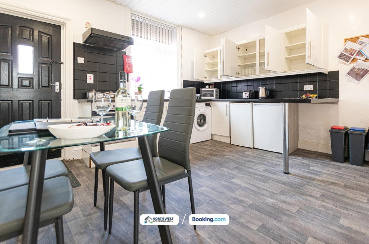 Manchester Work Stays 2Br Home With Parking & Wifi Extérieur photo